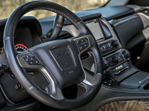 Used 2016 GMC Yukon Denali w/ Open Road Package image 19