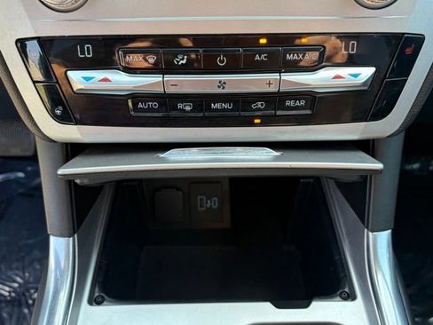 Used 2020 Ford Explorer XLT w/ Equipment Group 202A AWD/4WD image 18