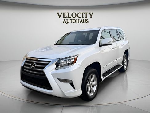Used 2017 Lexus GX 460 w/ Navigation Package AWD/4WD image 3