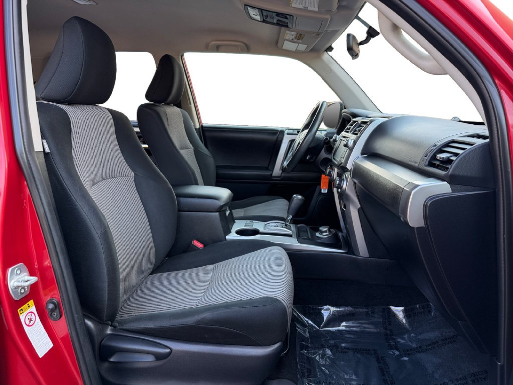 Used 2015 Toyota 4Runner SR5 AWD/4WD image 18