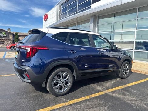 Used 2024 Kia Seltos S AWD/4WD image 14