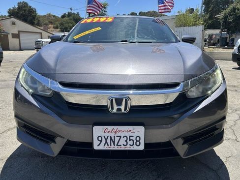 Used 2018 Honda Civic EX image 2