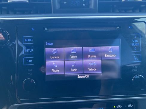 Used 2018 Toyota Corolla SE image 21