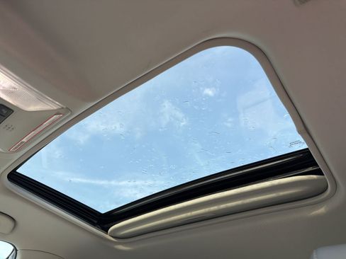 Used 2023 Toyota RAV4 XLE Premium image 19