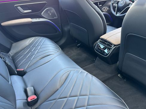Certified 2023 Mercedes-Benz EQS 580 4MATIC Sedan image 31