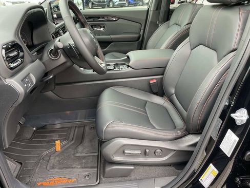 New 2025 Honda Pilot TrailSport image 15