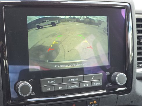 Used 2024 Nissan Frontier SL image 24