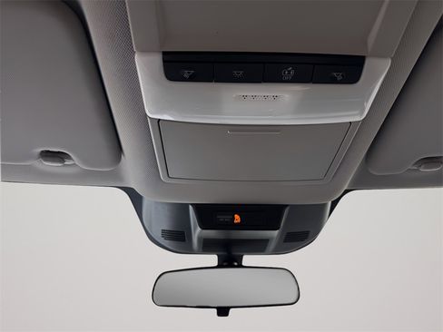 Used 2024 Nissan Rogue S image 29