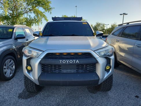 Used 2021 Toyota 4Runner SR5 image 2