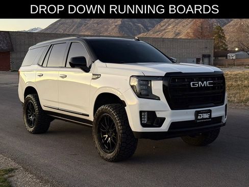 Used 2023 GMC Yukon SLT image 1