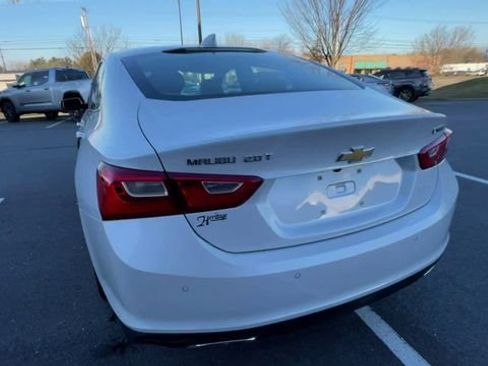 Used 2017 Chevrolet Malibu Premier w/ Driver Confidence Package FWD image 7