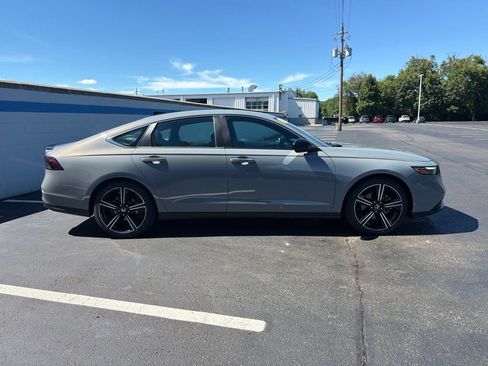 Used 2023 Honda Accord Sport image 6