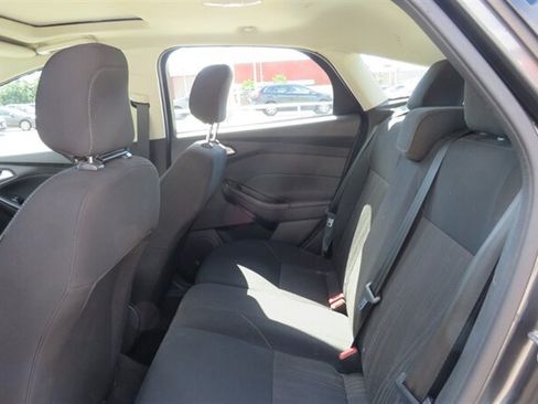Used 2018 Ford Focus SEL FWD image 19