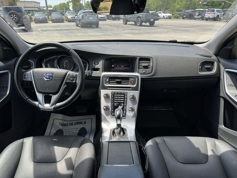 Used 2018 Volvo V60 T5 Cross Country AWD/4WD image 15