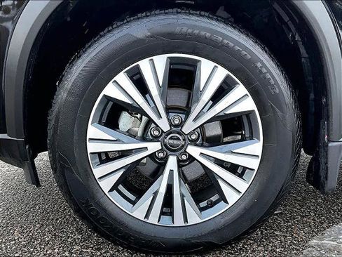 Certified 2023 Nissan Rogue SV image 7