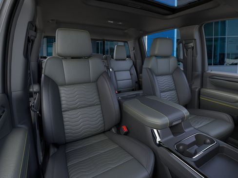 New 2026 Chevrolet Silverado 2500 ZR2 image 16