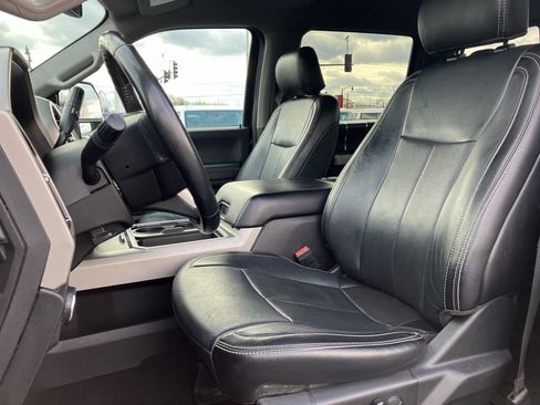 Used 2020 Ford F350 Lariat w/ Chrome Package image 29