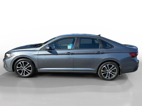 Used 2024 Volkswagen Jetta Sport FWD image 2
