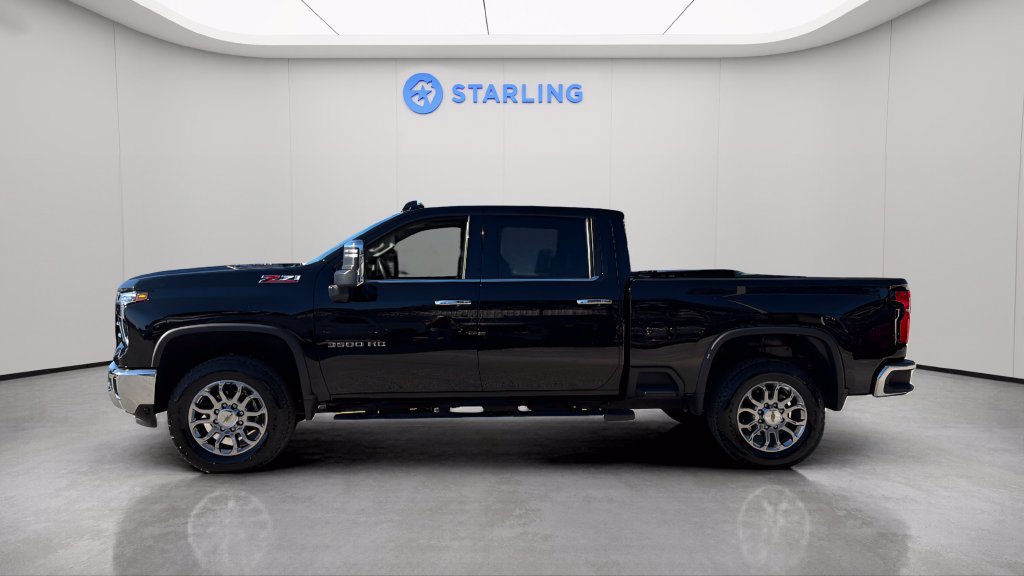 Used 2025 Chevrolet Silverado 3500 LTZ w/ LTZ Plus Package AWD/4WD image 3