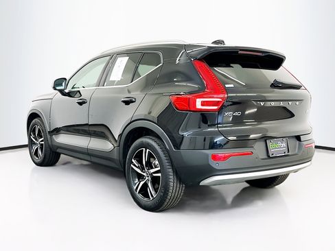 Used 2025 Volvo XC40 B5 Core AWD/4WD image 5