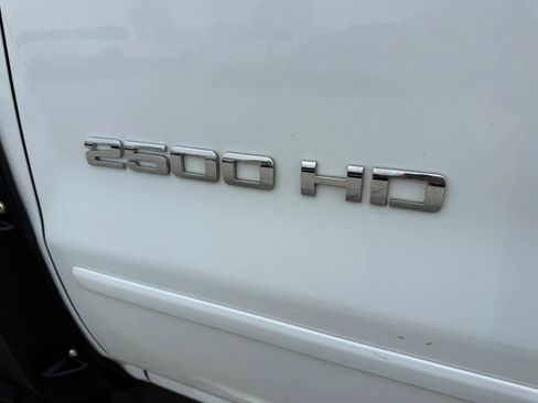 Used 2018 Chevrolet Silverado 2500 LT w/ LT Convenience Package image 11