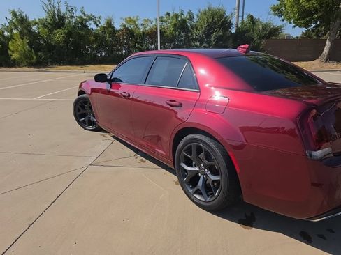 Used 2023 Chrysler 300 S w/ Comfort Group RWD image 5