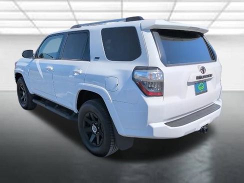 Used 2022 Toyota 4Runner SR5 Premium w/ Moonroof Package image 2