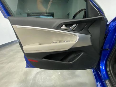 Used 2019 Genesis G70 2.0T Advanced image 41