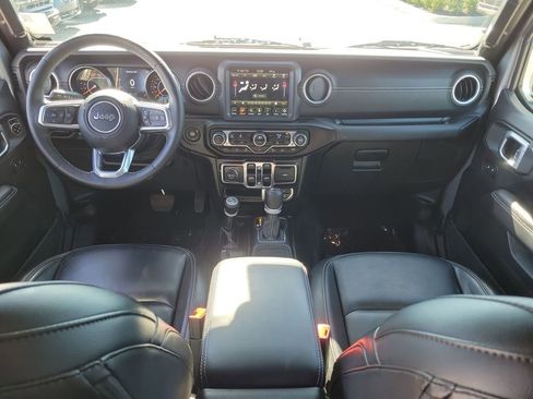 Used 2020 Jeep Wrangler Unlimited Sahara image 15