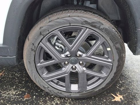 New 2026 Jeep Compass Latitude AWD/4WD image 5