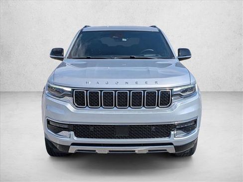 Used 2023 Jeep Wagoneer Series III w/ Preferred Equipment Group image 2