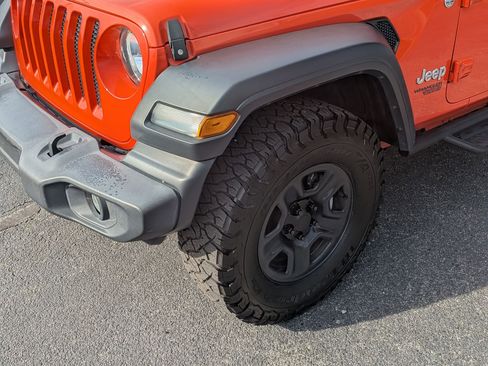 Used 2018 Jeep Wrangler Unlimited Sport image 11