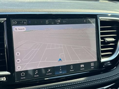 New 2026 Chrysler Pacifica Limited w/ S Appearance Package FWD image 3