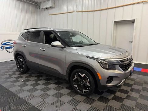 Used 2024 Kia Seltos EX FWD image 3