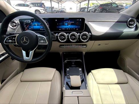 Used 2021 Mercedes-Benz GLA 250 w/ Premium Package image 15