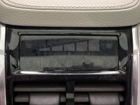 Used 2022 Volvo XC90 T6 Momentum w/ Climate Package AWD/4WD image 22