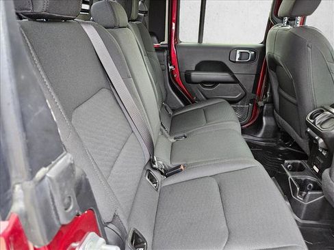 Used 2021 Jeep Gladiator Overland image 23