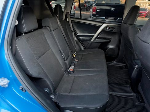 Used 2018 Toyota RAV4 XLE w/ All Weather Liner Package FWD image 33