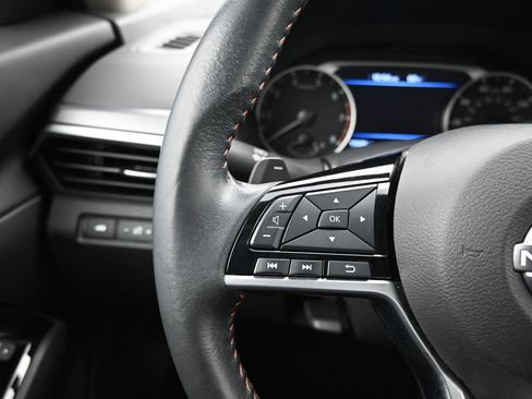 Used 2023 Nissan Altima 2.5 SR FWD image 21