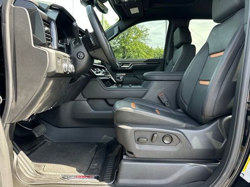 Used 2025 GMC Sierra 1500 AT4 w/ AT4 Premium Package AWD/4WD image 52