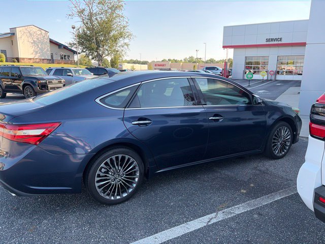 Used 2016 Toyota Avalon Limited w/ Toyota Safety Sense Package FWD image 4