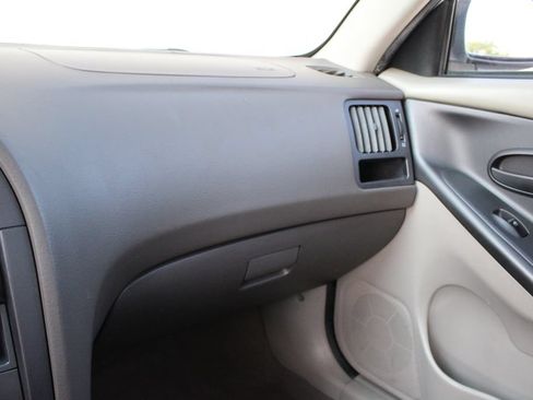 Used 2004 Hyundai Elantra GLS FWD image 16