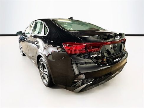 Used 2023 Kia Forte LXS w/ LXS Technology Package image 5