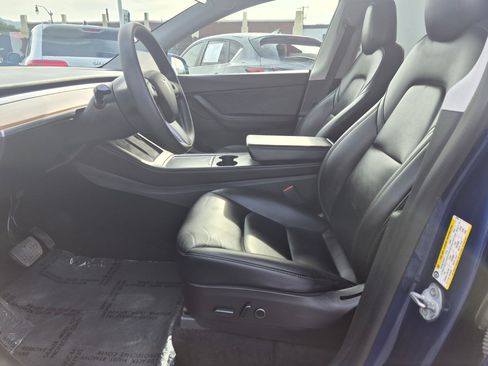 Used 2022 Tesla Model Y Long Range AWD/4WD image 17