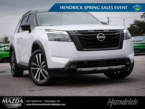 Used 2025 Nissan Pathfinder Platinum image 1