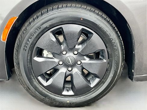 Used 2019 Chrysler Pacifica Touring-L w/ S Appearance Package image 31