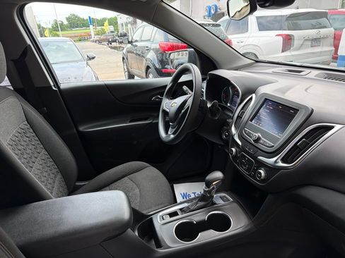 Used 2022 Chevrolet Equinox LT AWD/4WD image 12