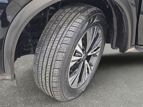 Used 2023 Nissan Rogue SV image 31