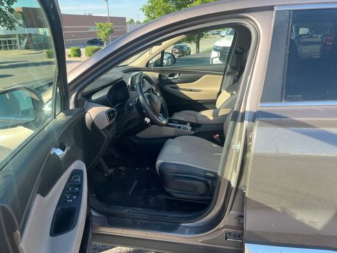Used 2019 Hyundai Santa Fe SE FWD image 6