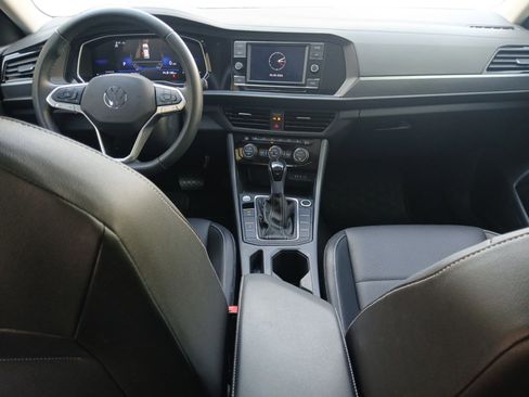 Used 2024 Volkswagen Jetta SE w/ Panoramic Sunroof Package image 10